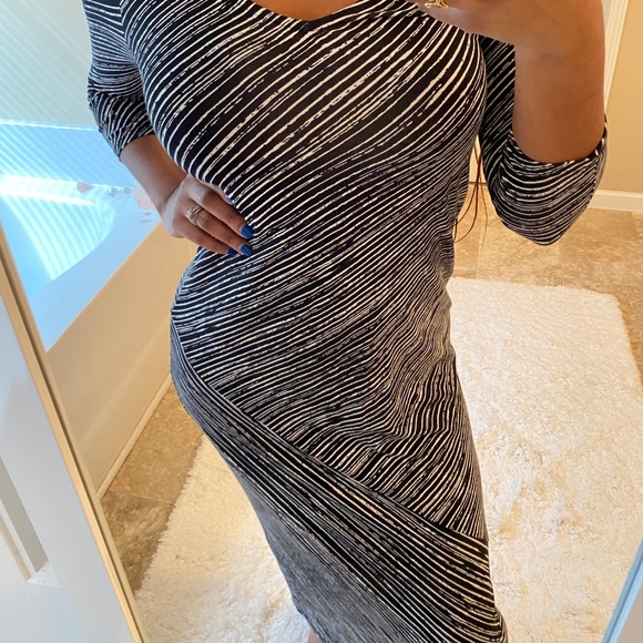 Black & white striped maxi dress ! - Picture 2 of 4